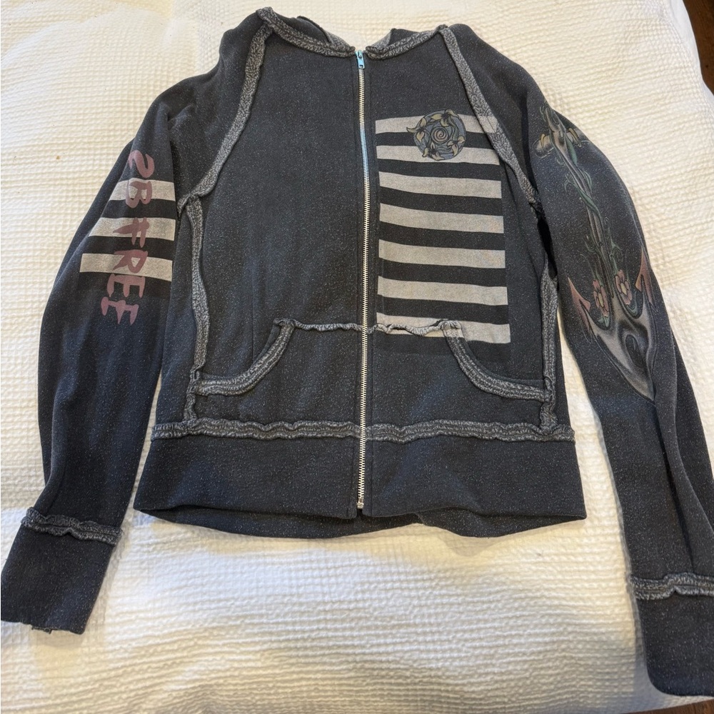 2BFree hoodie